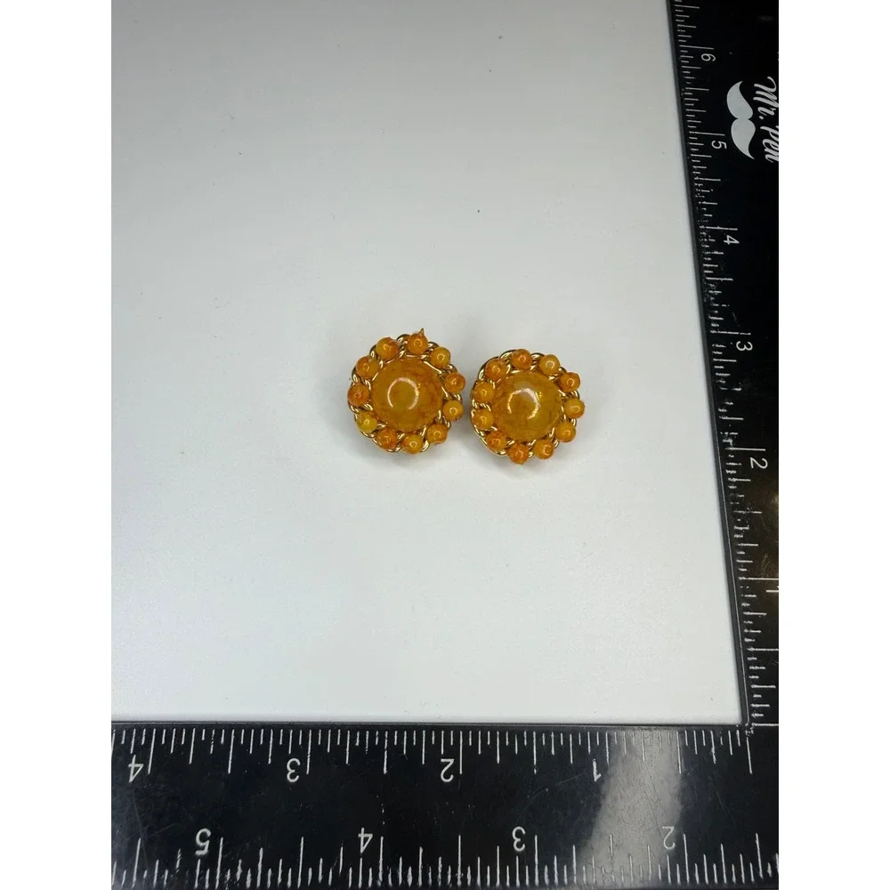 Vintage Hong Kong Orange Marbled Resin Bead Gold Tone Clip On Earrings 1 Inch